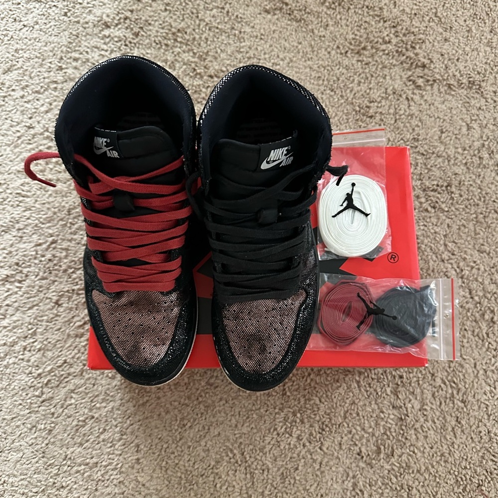 Jordan 1 fearless metallic rose gold (women’s size 9)